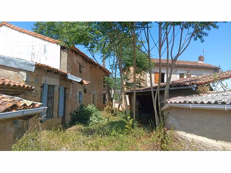maison ancienne à rénover à 3 minutes de gençay