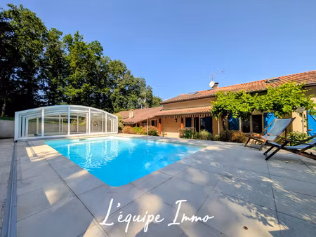 grande maison familiale avec piscine et garages sur 4300 m2