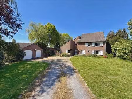 magnifique propriété 5ch - caves et garages