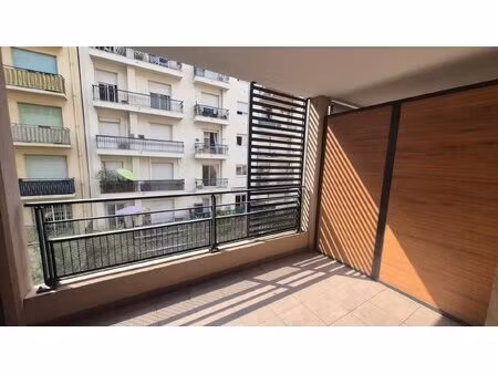 studio coeur de nice terrasse
