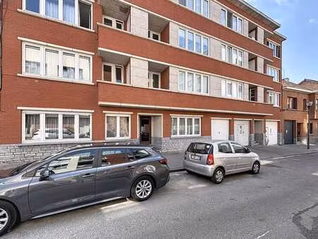 bel appartement avec grande cour privative