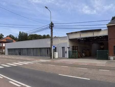 showroom + entrepôt exceptionnel 2500 m2 à tubize