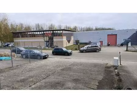entrepôt + bureaux et parking zoning nivelles