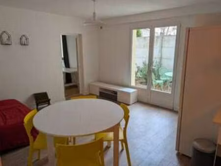 location appartement 3 pièces meublé à montreuil (93100) : à louer 3 pièces meublé / 49m² 