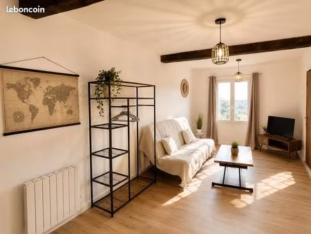 joli studio meublé refait à neuf 28m2 belle vue dégagée