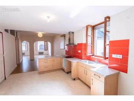 appartement à louer 98m carrés vallée d'aure
