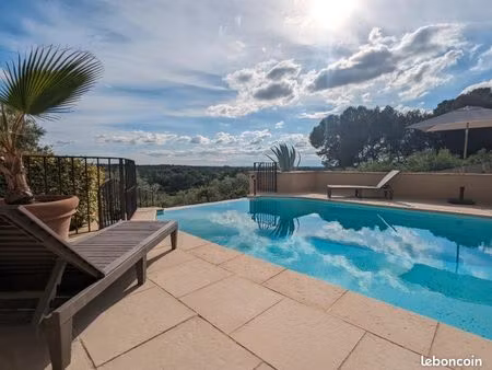 propriété de 185m2 en campagne avec piscine et vue dégagée