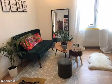 studio 1 pièce 28 m²