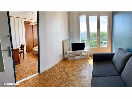 chambre 4 pièces 70 m²