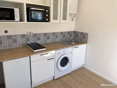 studio refait à neuf / proche tram