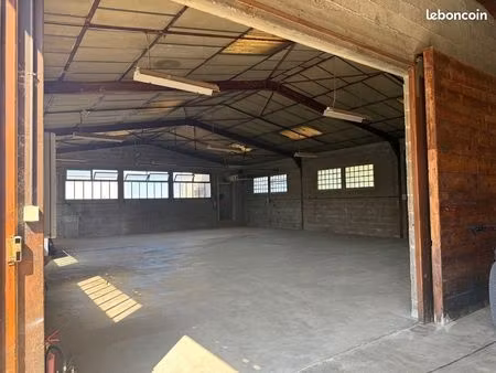 places de stationnement à louer – atelier fermé