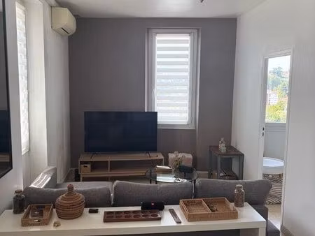t2 lumineux avec jardin