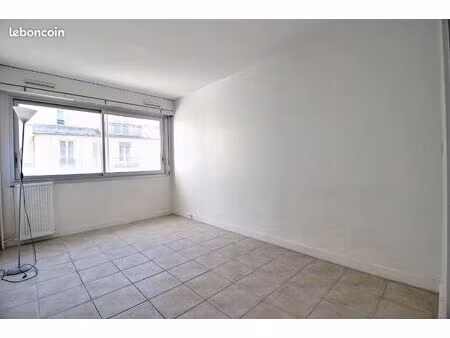 studio 1 pièce 22 m²