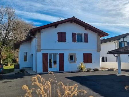 belle maison récente 6 pièces 180m²