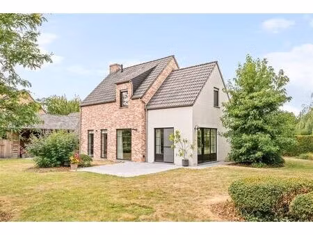maison de maître à vendre à clos de la sucrerie 5 celles (rbw52366)