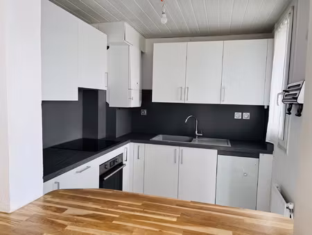 appartement 5 pièces de 78m2 avec climatisation et balcon