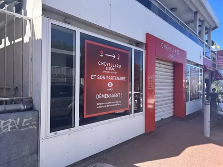 local commercial saint pierre 100m2