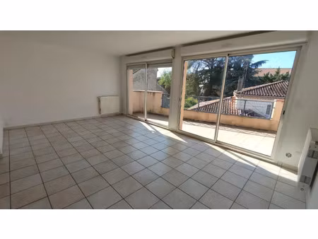 location appartement 3 pièces 61 m² à albi (81000)