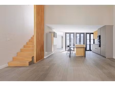 maison-loft d'exception au coeur du joli quartier saint-nicolas