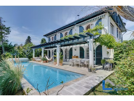 vente maison 7 pièces 202 m² hendaye (64700)
