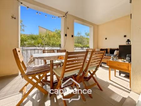 appartement 40m2 rénové et climatisé  en rez de jardin   une chambre et sa salle de douche