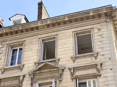 t3 de 78m² au calme  proche de la place du vieux marché