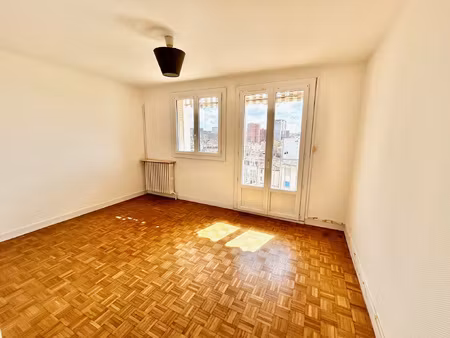 toulouse centre  rue bayard  t3 55m2 avec cave et balcon
