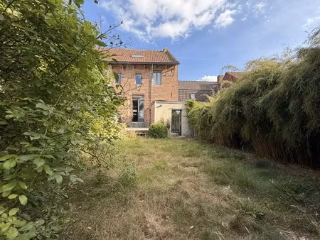 maison ancienne rénovée située en centre-ville