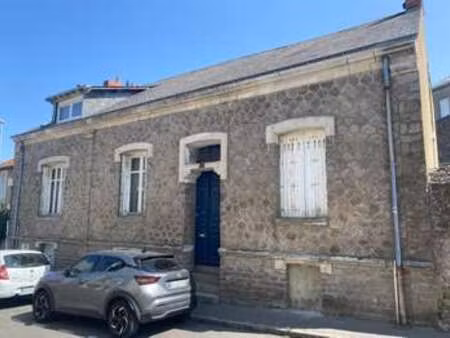 vente maison à nantes (44000) : à vendre / 240m² nantes