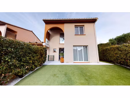 aucamviile  villa à louer avec piscine