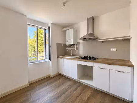 location appartement 3 pièces 70 m2 à brive-la-gaillarde
