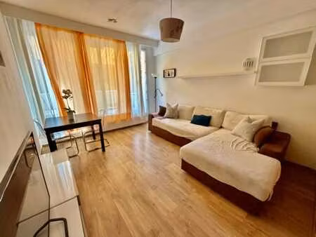à deux pas du cimetière d'ixelles – appartement meublé avec