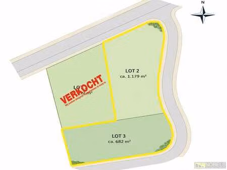 te koop  ruim villaperceel (1.861m²) op vlot bereikbare l...