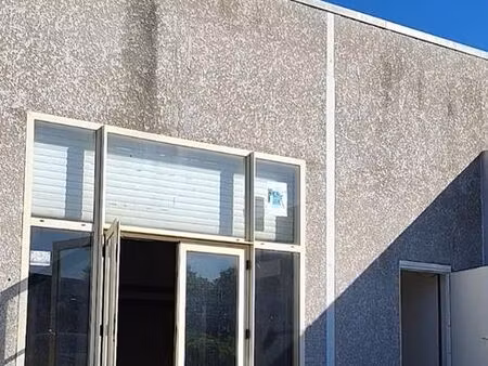 inconnu 3 pièces 300 m²