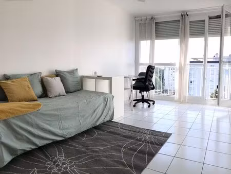 studio meuble 23 m2 /495 euros cc