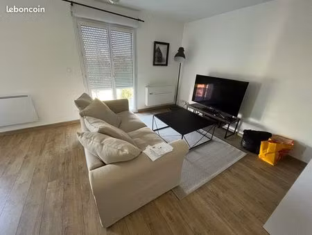 t2 48 m2 blagnac situé rond point de l’iut - disponible au 1ier septembre