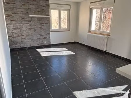 bel appartement t2 rénové avec parking