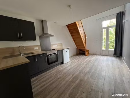 gravigny  t2 duplex 30m2 avec place de parking  proche du t5