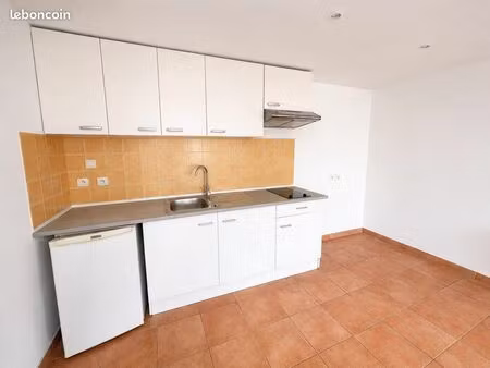 bel appartement t2 de 65 m² en rez-de-chaussée à thouars