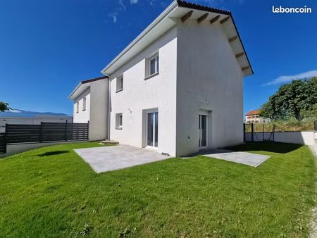 maison récente 90 m² – 3 chambres – garage – jardin clos – dpe b – saint-blaise-du-buis 38
