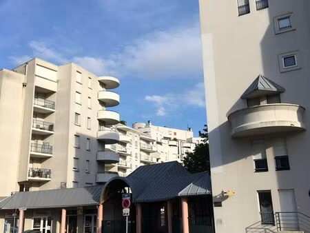 clemenceau place de 30 octobre appart t3 rdc garage terrasse