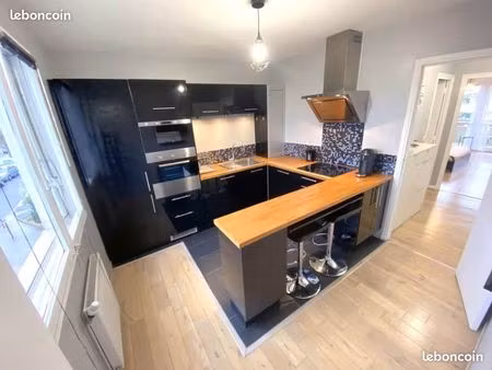 spacieuse chambre de 16m2  suréquipé  balcon privatif exposé sud