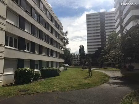 – studio bis meublé de 32 m² – île de nantes / beaulieu