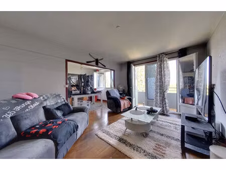 appartement 4 pièces ? balcon  3 chambres  ascenseur  résidence sécurisée