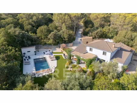 villa de luxe à vendre dans le quartier camplanier