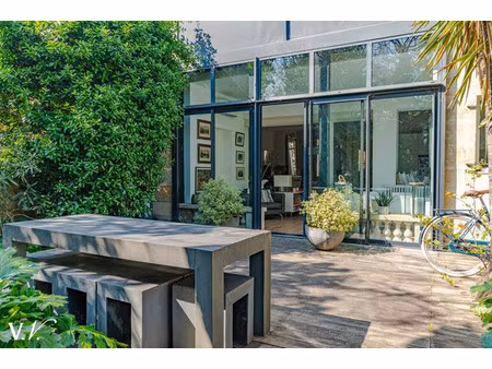 maison de luxe à vendre dans le quartier hôtel de ville-quinconce-saint seurin-fondaudège