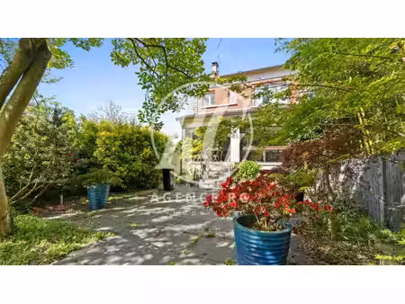 maison de luxe à vendre dans le quartier montretout