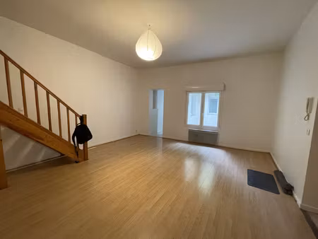 appartement t3 duplex (côté cour) - bordeaux pey berland (ru