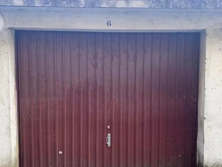 location parking 12 m² à oullins (69600)  100 €