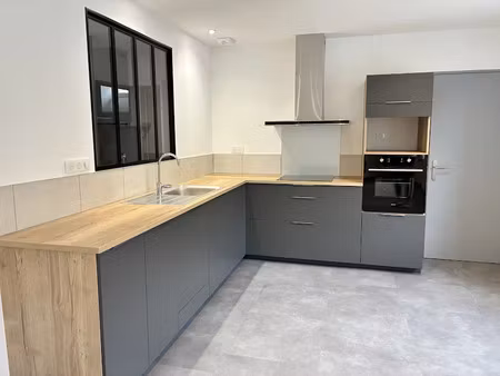 location appartement 4 pièces 85 m² à langogne (48300)  700 €